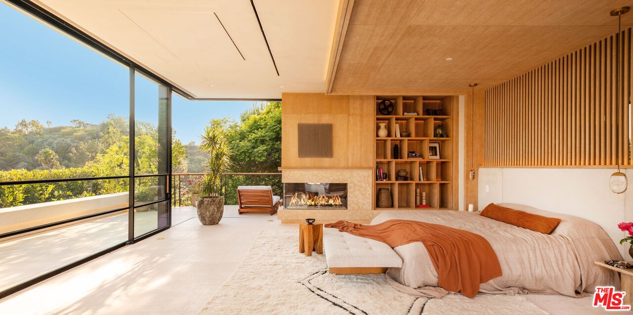 1039 Wallace Ridge Beverly Hills, CA 90210 - Photo 18 of 56