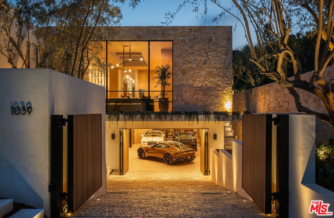 1039 Wallace Ridge Beverly Hills, CA 90210 - Photo 48 of 56