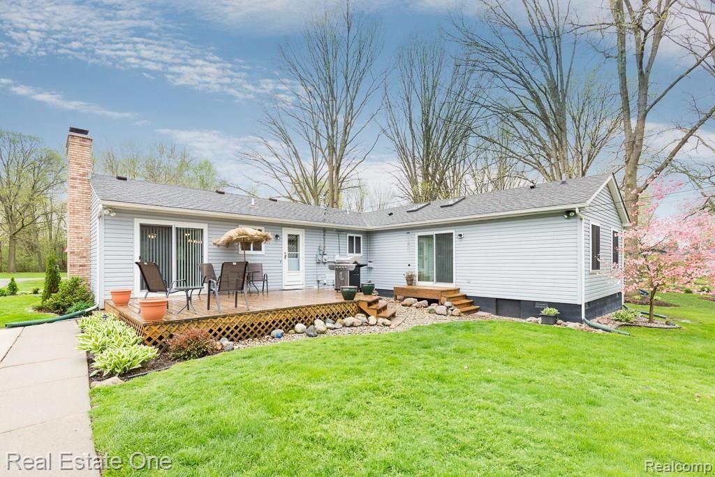 1776 Alsdorf Avenue Rochester Hills, MI 48309 - Photo 2 of 27