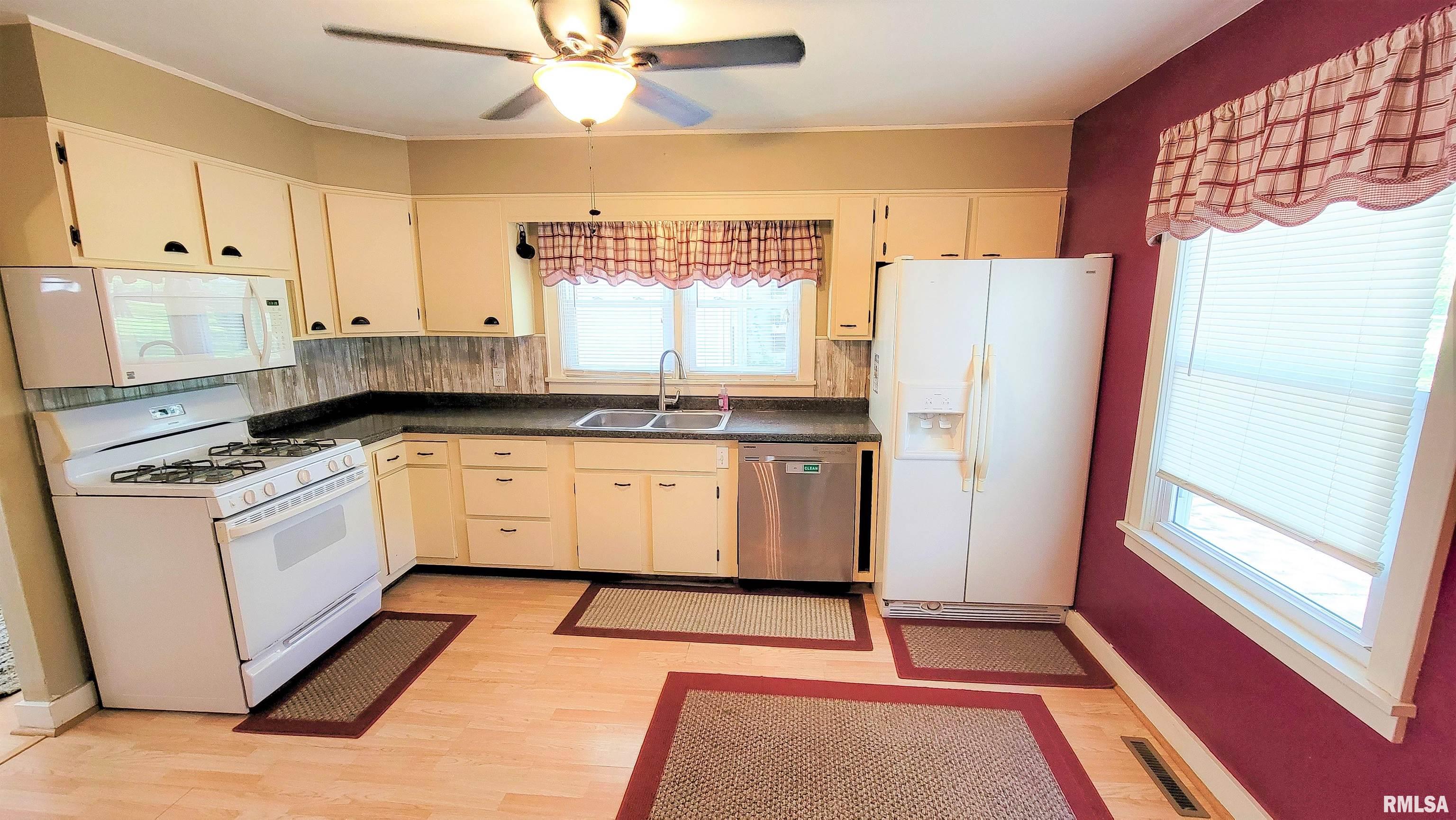 1007 Rider Street Flora, IL 62839 - Photo 12 of 73 Gallery Image 12