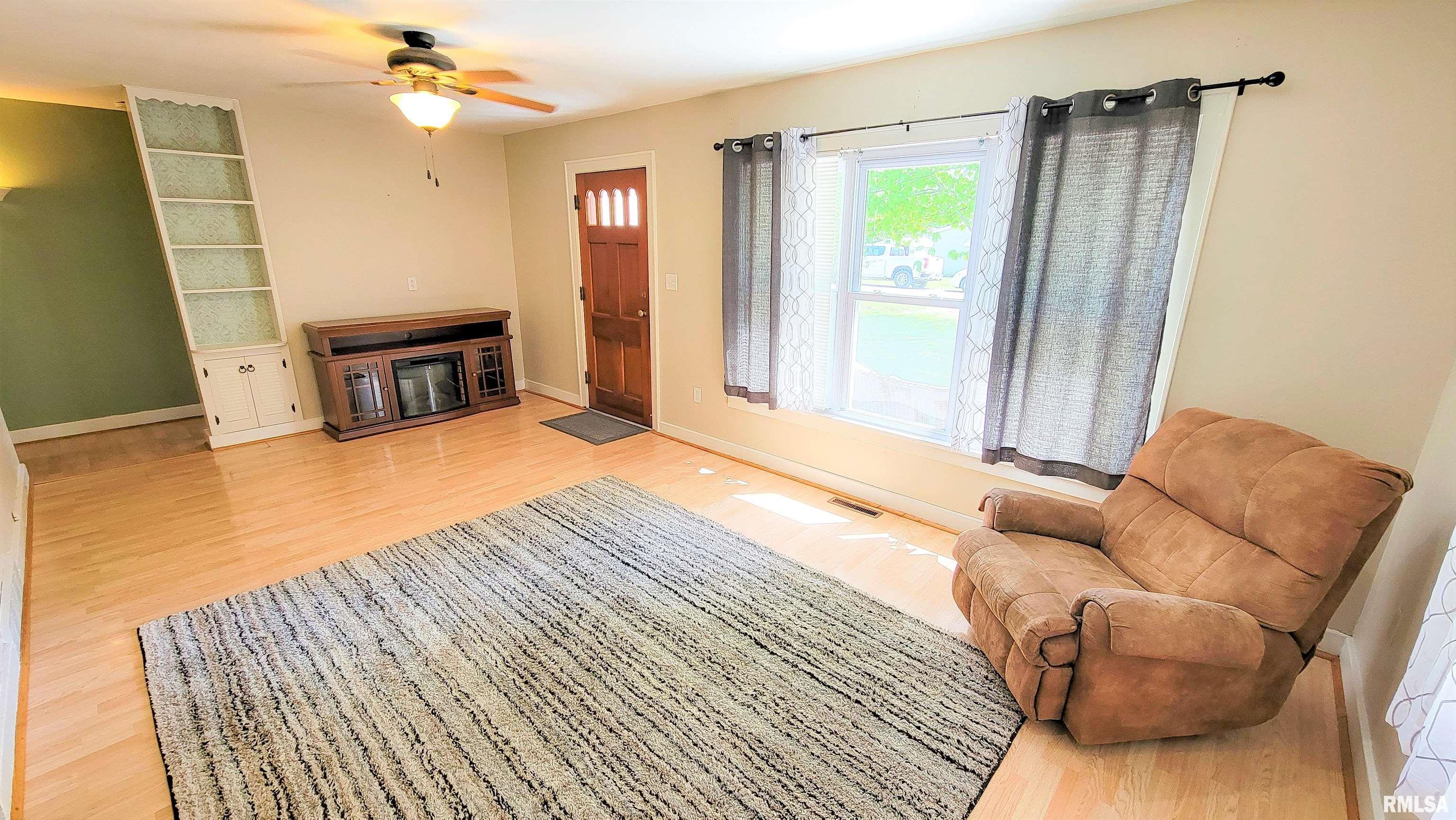 1007 Rider Street Flora, IL 62839 - Photo 6 of 73 Gallery Image 6