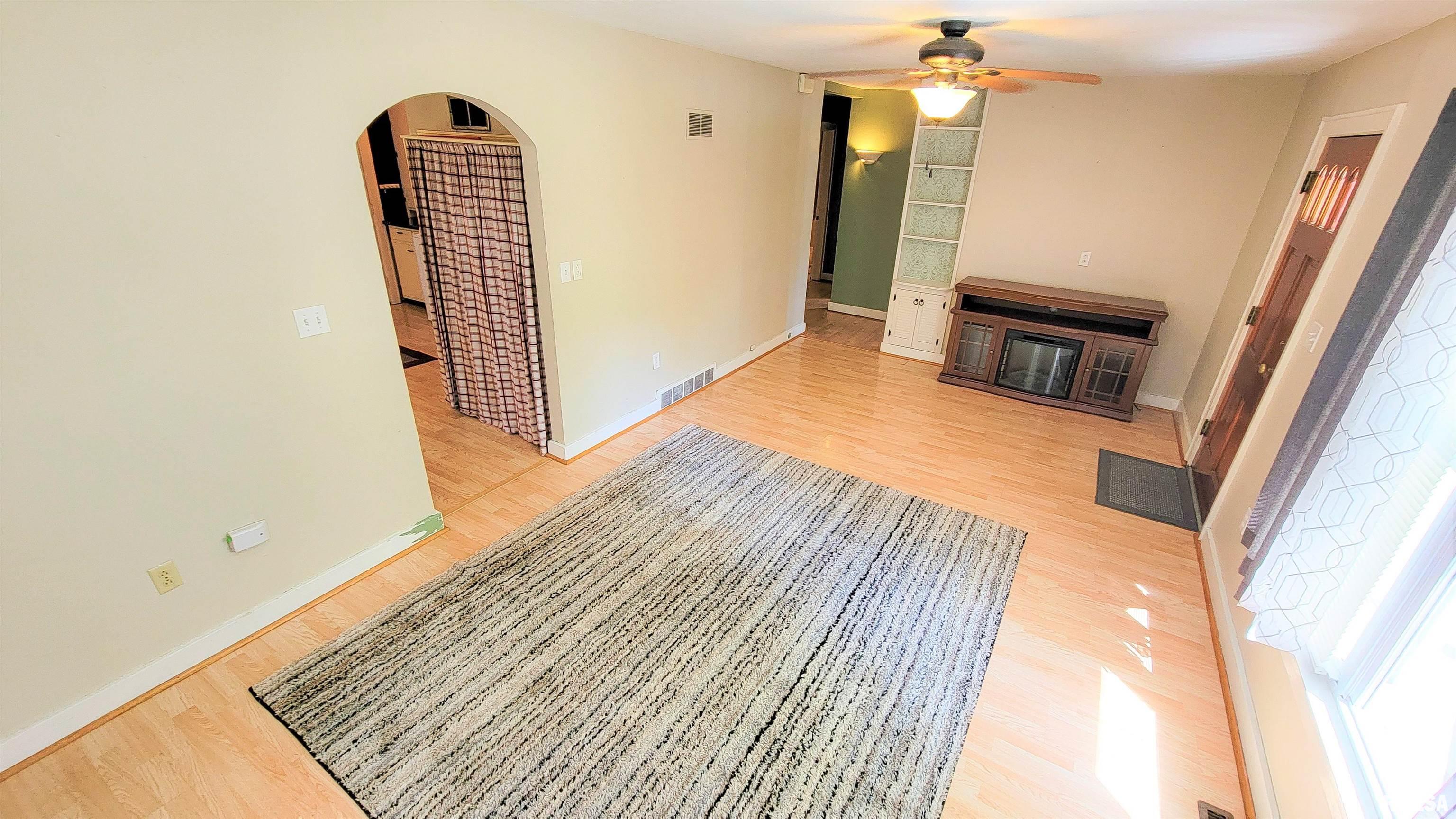 1007 Rider Street Flora, IL 62839 - Photo 7 of 73 Gallery Image 7