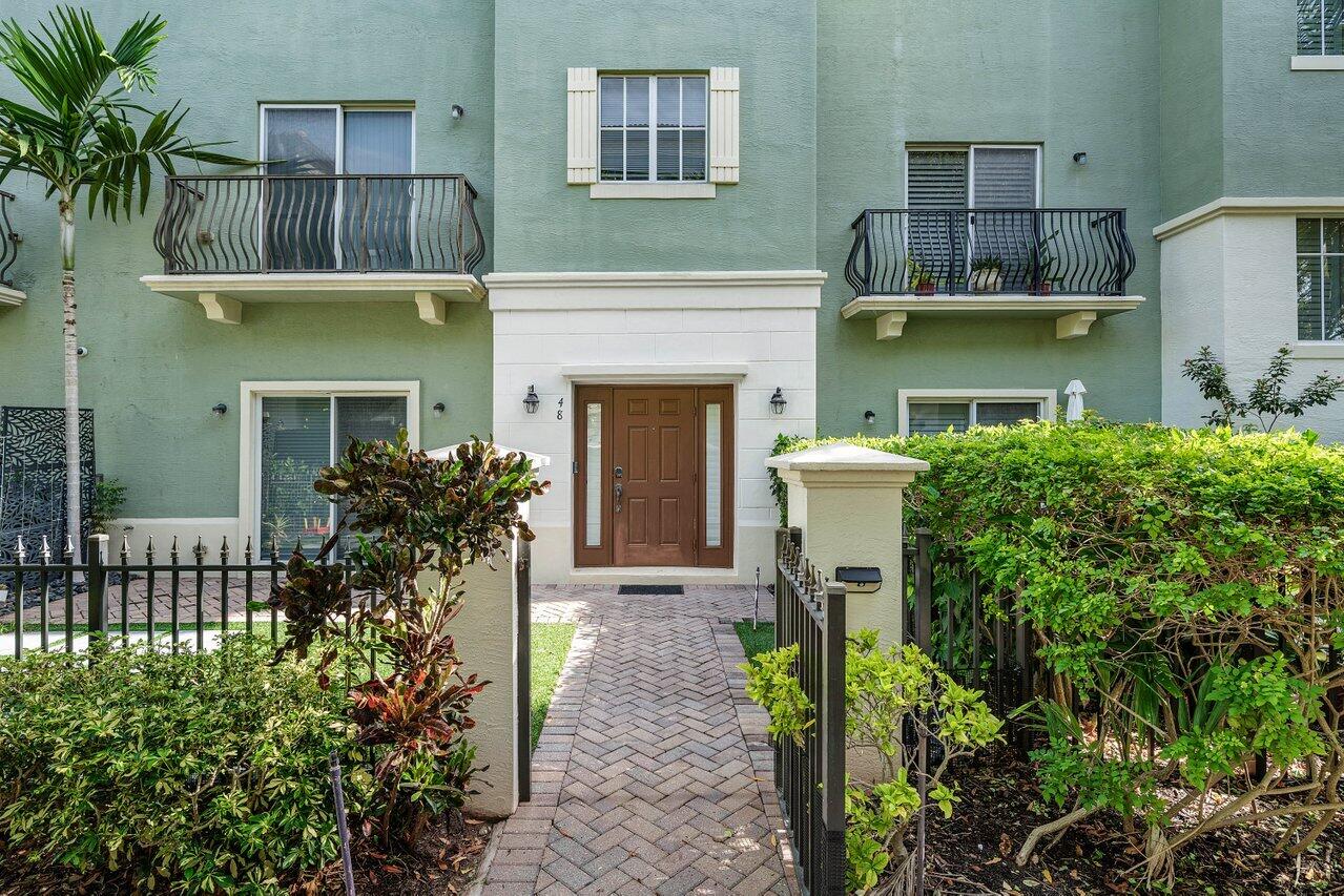 48 Northwest Hawthorne Place Boca Raton, FL 33432 - Photo 1 of 35 Front Entrance