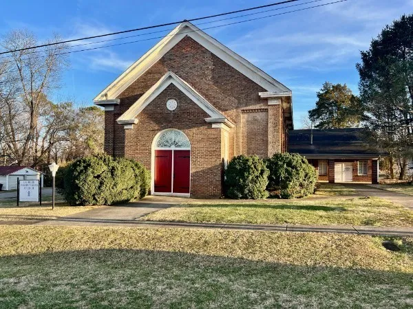 $300,000 | 501 West Broad Street, Decherd, TN 37324