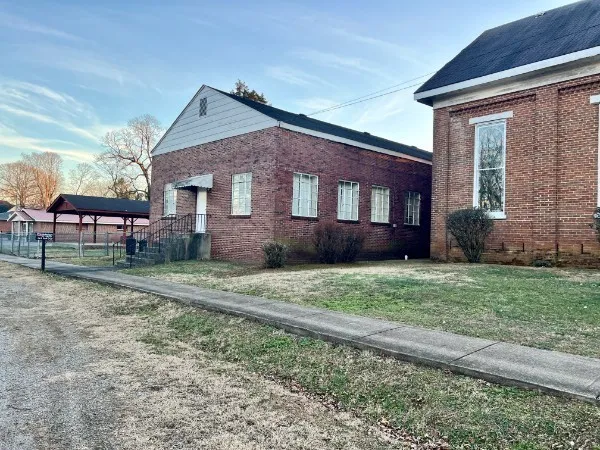 $300,000 | 501 West Broad Street, Decherd, TN 37324