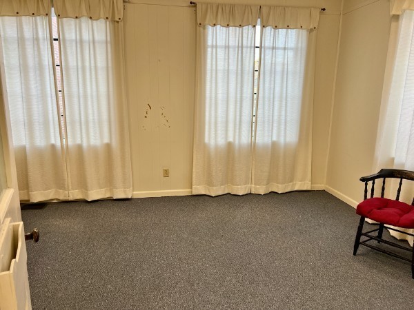 501 West Broad Street Decherd, TN 37324 - Photo 8 of 14 an empty room with windows