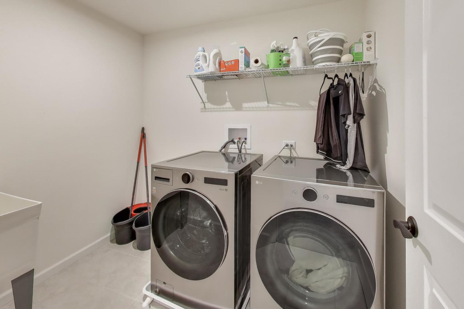 3744 Peregrine Way Elgin, IL 60124 - Photo 21 of 33 a utility room with dryer and washer