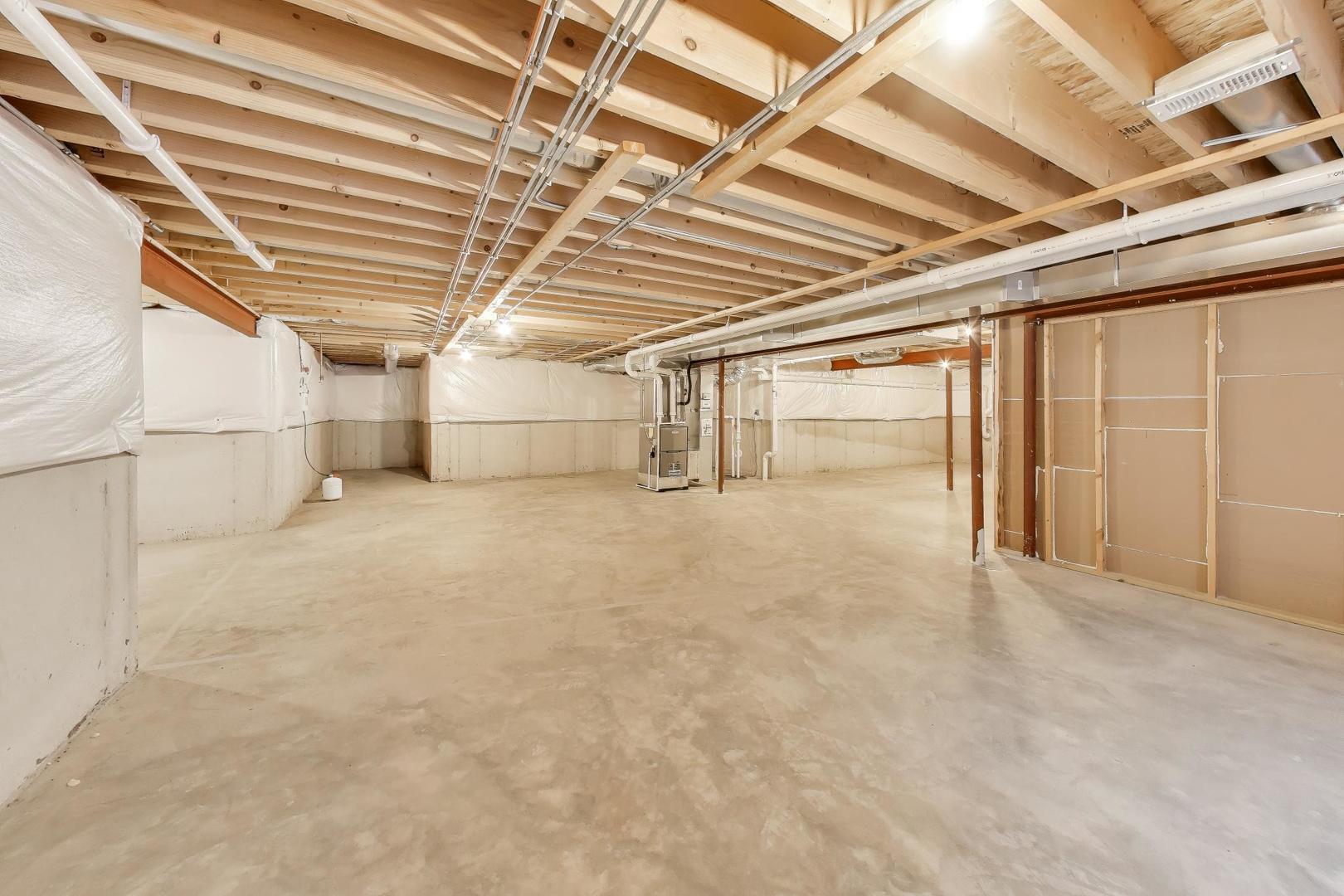 3744 Peregrine Way Elgin, IL 60124 - Photo 28 of 33 a view of empty room