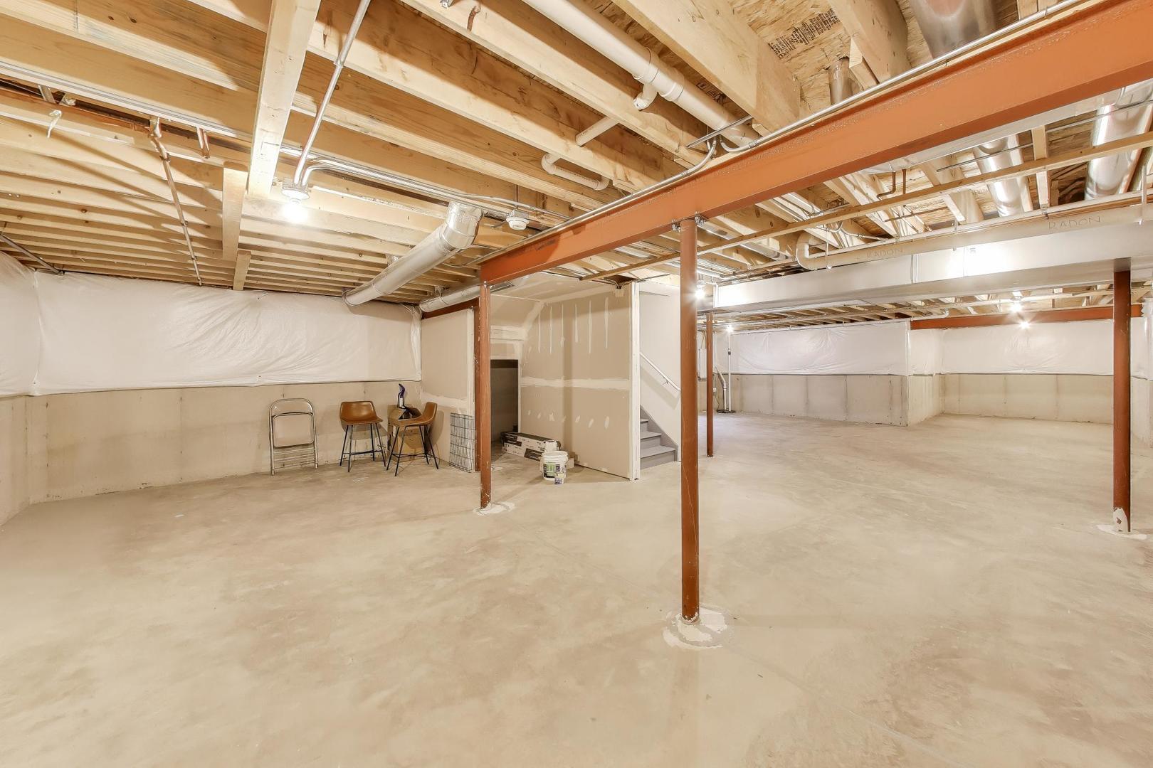 3744 Peregrine Way Elgin, IL 60124 - Photo 29 of 33 a view of a room with gym equipment