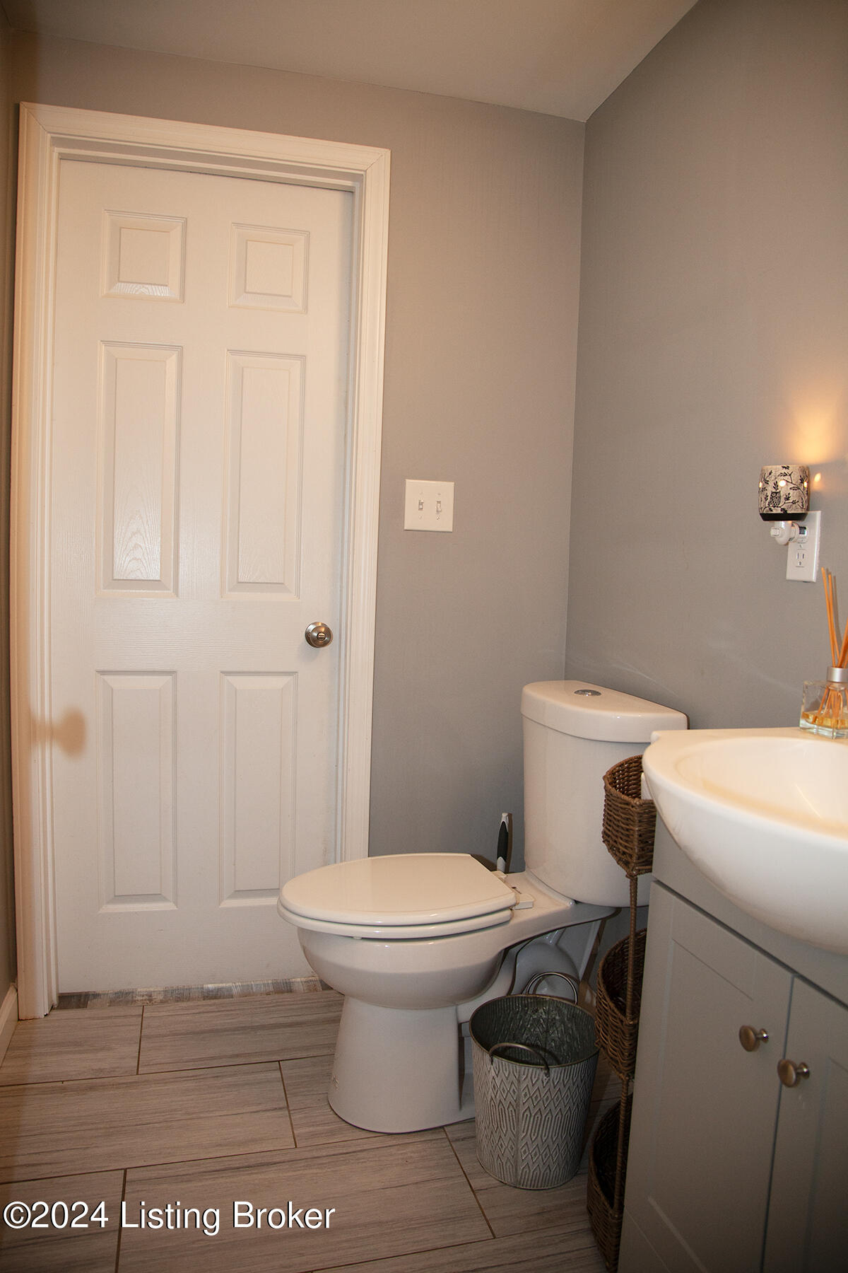 5615 Ridgecrest Road Louisville, KY 40218 - Photo 14 of 21 IMG_0931-Edit