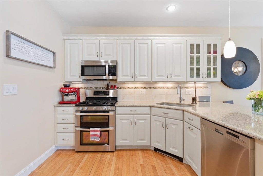 16 Bridlefield Lane Medfield, MA 02052 - Photo 13 of 35