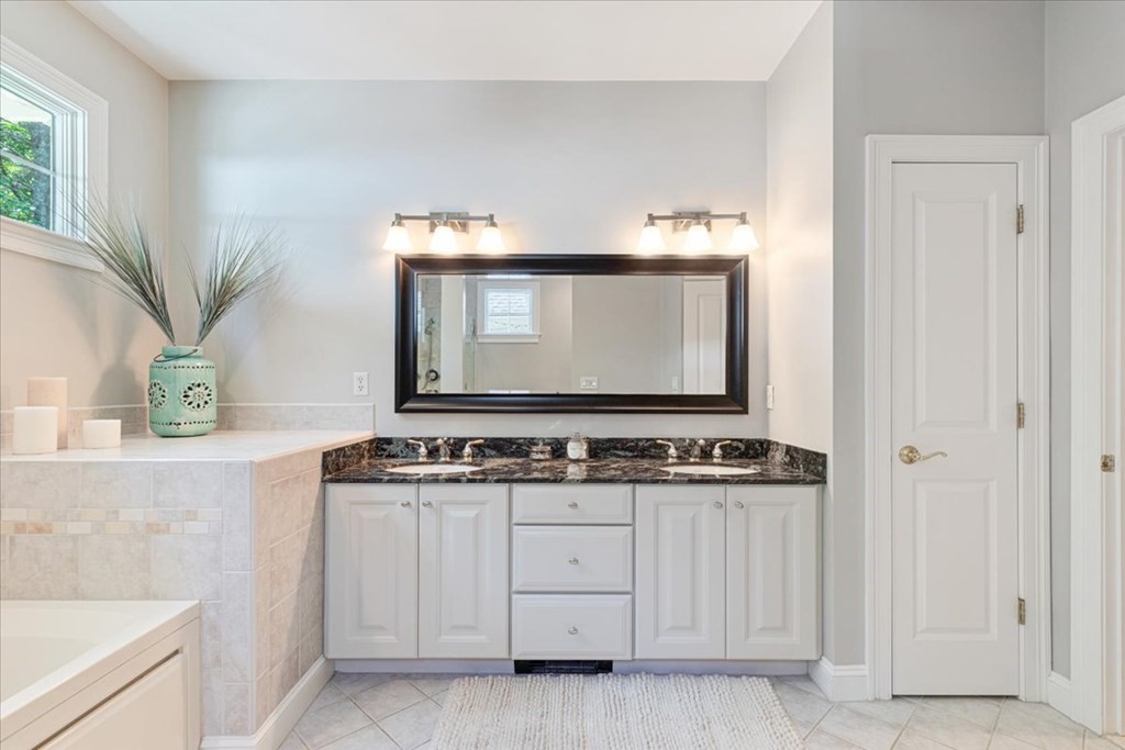 16 Bridlefield Lane Medfield, MA 02052 - Photo 22 of 35