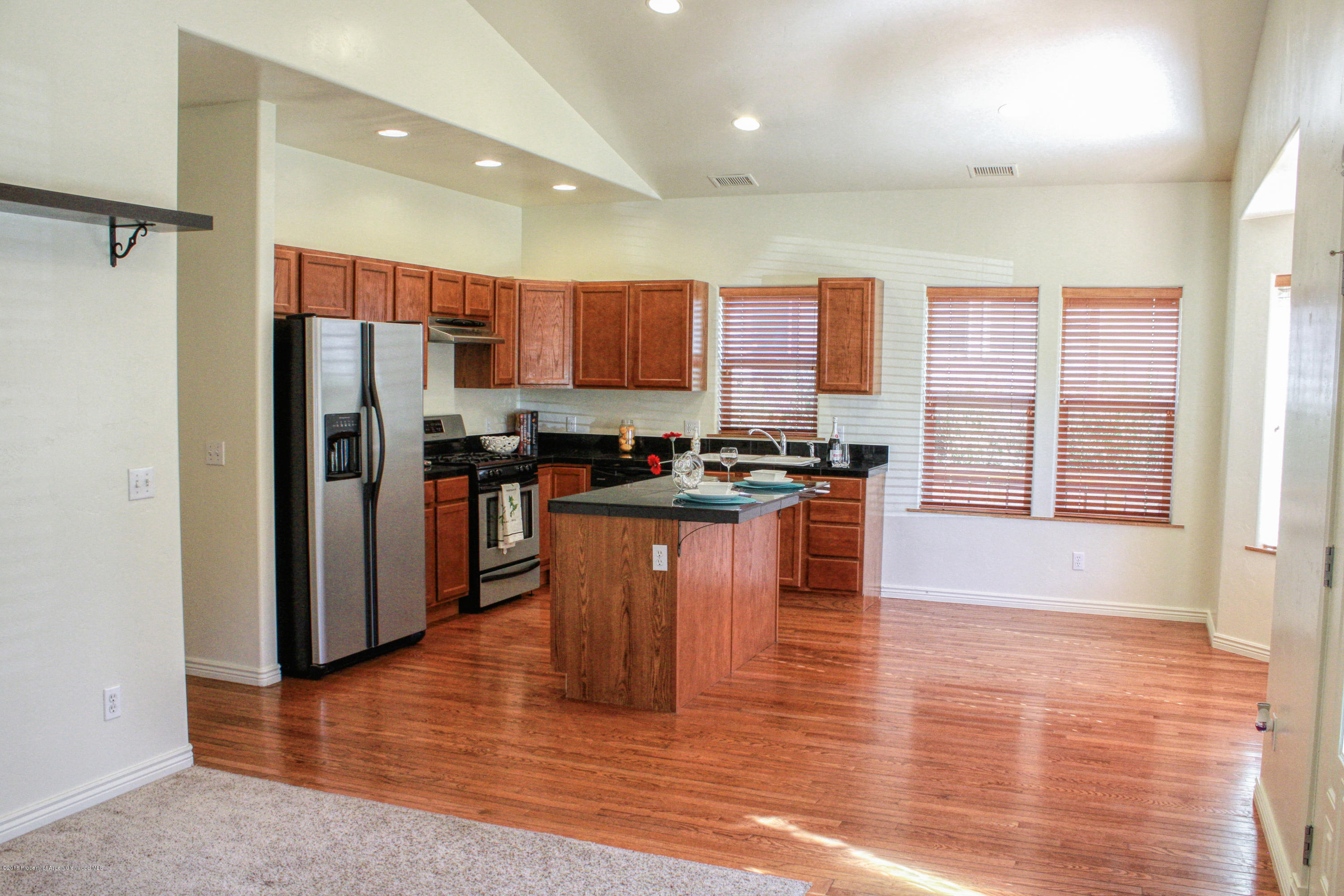335 Rio Grande Avenue New Castle, CO 81647 - Photo 3 of 8 kitchen/dining