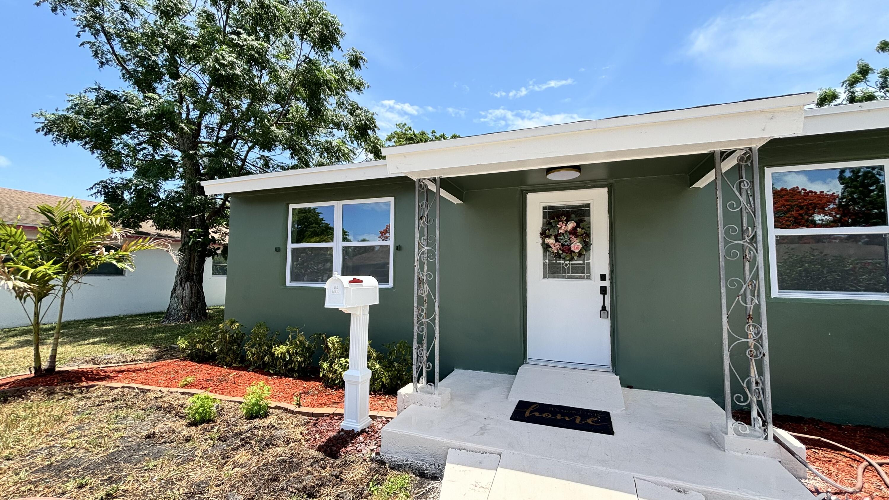 1237 West 25th Street Riviera Beach, FL 33404 - Photo 3 of 24 IMG_2811