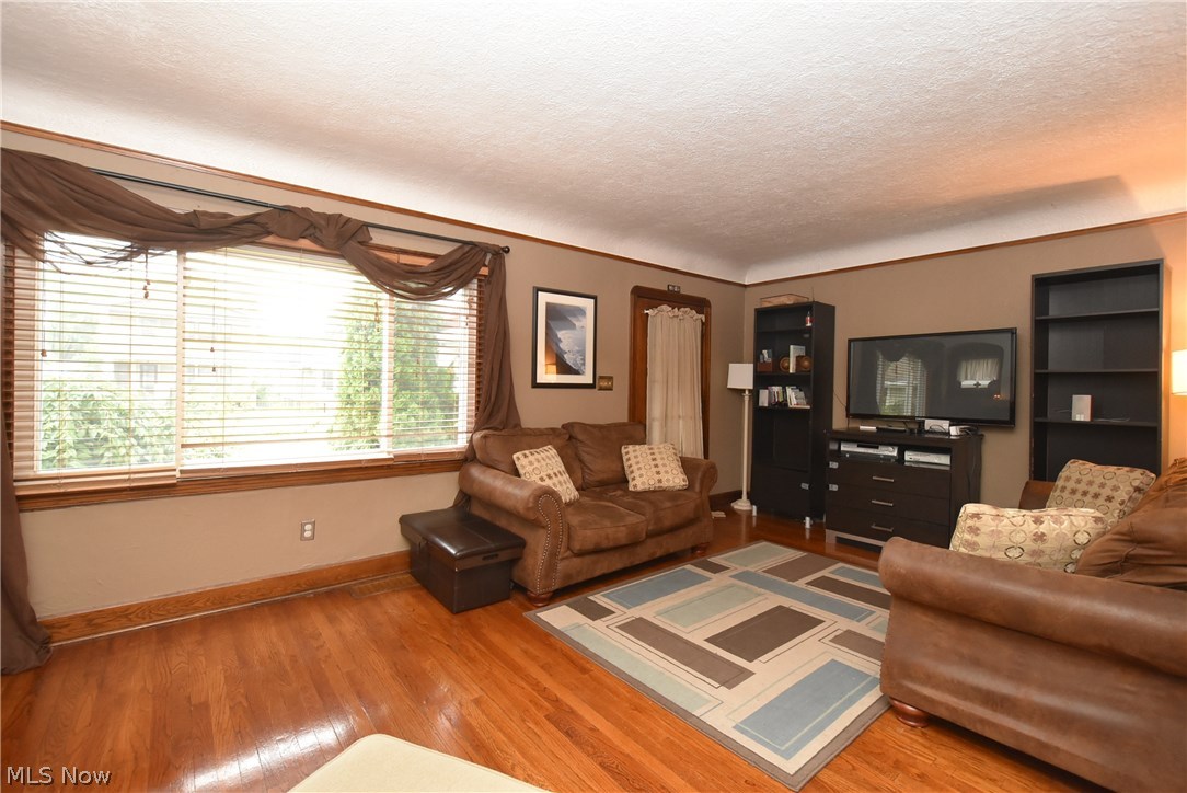 1240 Spring Road Cleveland, OH 44109 - Photo 2 of 30