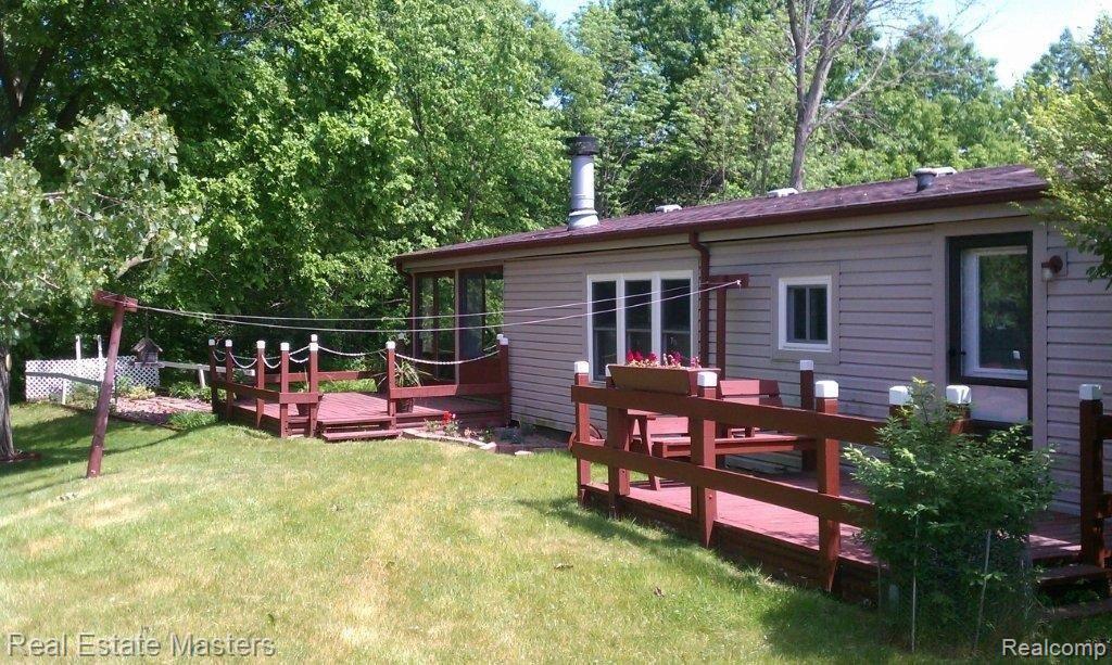 VIEW OF DECKS