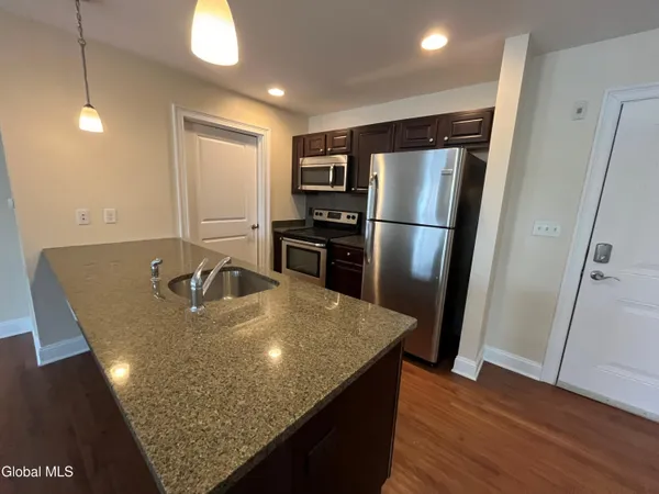 $2,131 | 74 Weibel Avenue, Unit 11HP203, Saratoga Springs, NY 12866