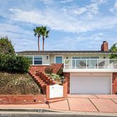 a front view of house with yard