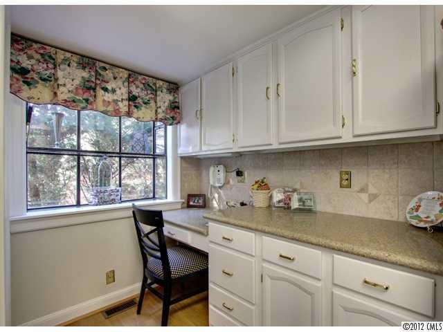 4209 Quail View Road Charlotte, NC 28226 - Photo 7 of 16 Gallery Image 7