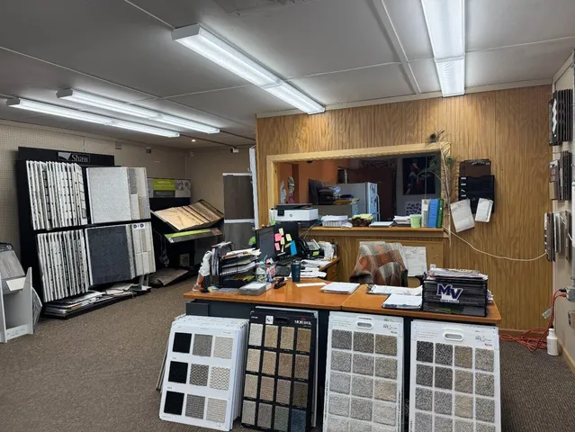 a very nice looking room with many windows