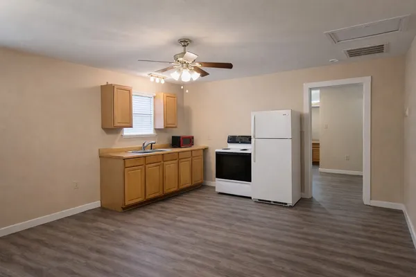 $850 | 6107 Williams Road, Unit E, Crosby, TX 77532