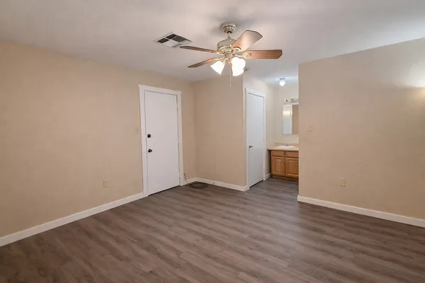 $850 | 6107 Williams Road, Unit E, Crosby, TX 77532