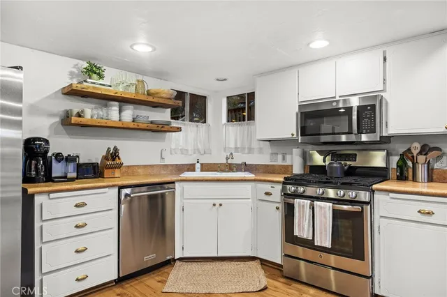 $380,000 | 533 West Victoria Court, Lake Arrowhead, CA 92352