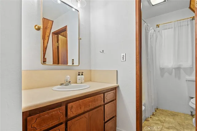 $380,000 | 533 West Victoria Court, Lake Arrowhead, CA 92352