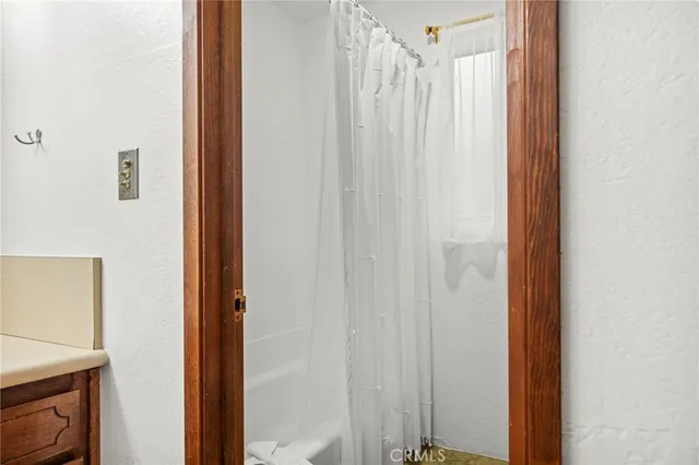 $380,000 | 533 West Victoria Court, Lake Arrowhead, CA 92352