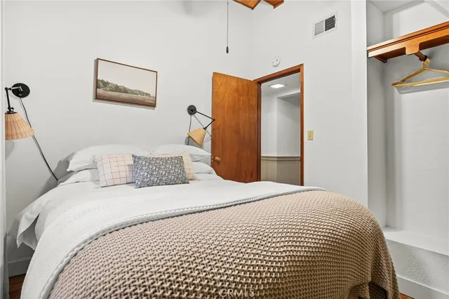 $380,000 | 533 West Victoria Court, Lake Arrowhead, CA 92352