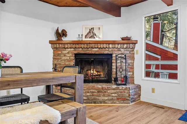 $380,000 | 533 West Victoria Court, Lake Arrowhead, CA 92352