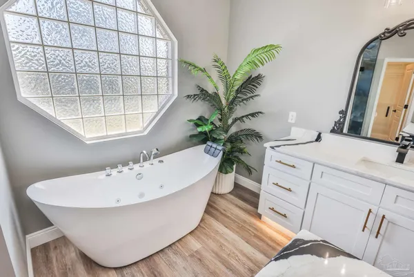 $595,000 | 7390 San Ramon Drive, Milton, FL 32583