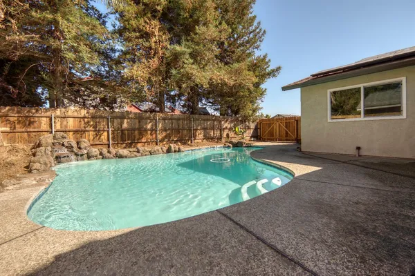 $699,950 | 1621 Davis Street, Ripon, CA 95366
