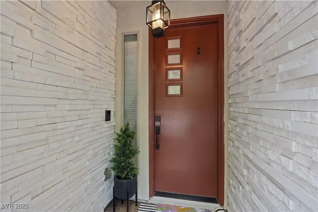 $905,000 | 9710 Hiking Avenue, Las Vegas, NV 89166