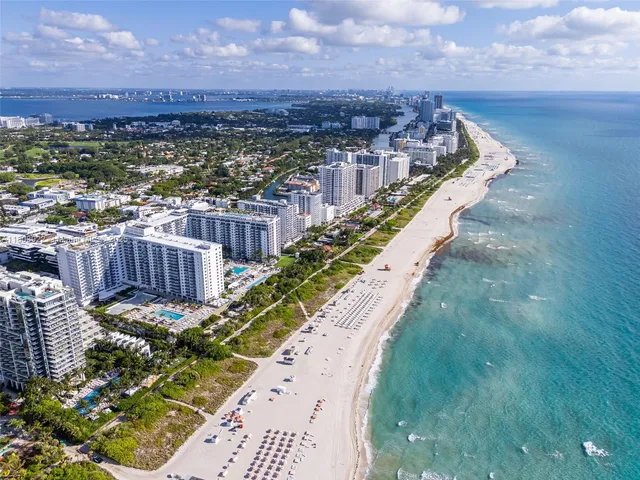 $789,000 | 2301 Collins Avenue, Unit 727, Miami Beach, FL 33139