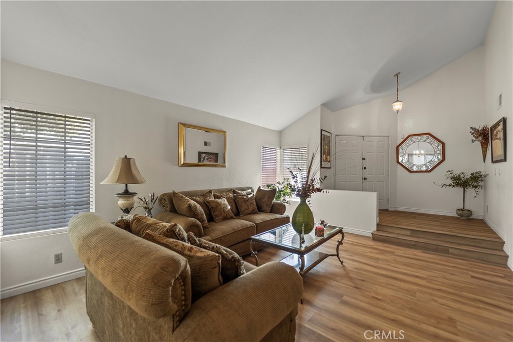 10742 Mendoza Road Moreno Valley, CA 92557 - Photo 7 of 39