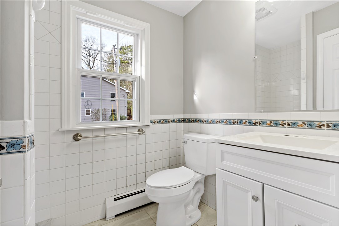 1268 Main Street Coventry, RI 02816 - Photo 25 of 33 IN-LAW BATH