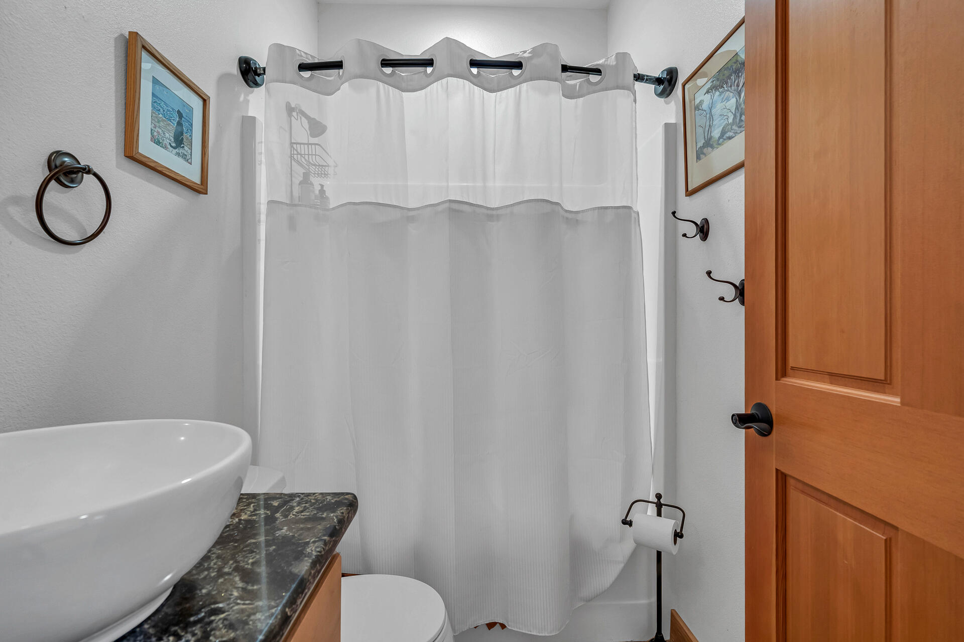 13575 English Way Oak Run, CA 96069 - Photo 31 of 56 Guest Bath