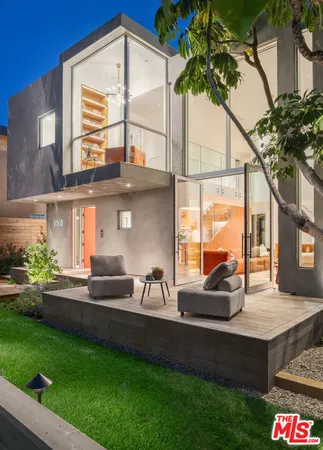 a view of outdoor space yard and patio