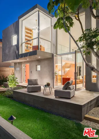 a view of outdoor space yard and patio