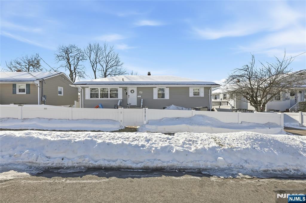 196 Merritt Avenue Bergenfield, NJ 07621 - Photo 1 of 20