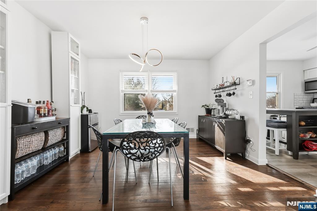 196 Merritt Avenue Bergenfield, NJ 07621 - Photo 5 of 20