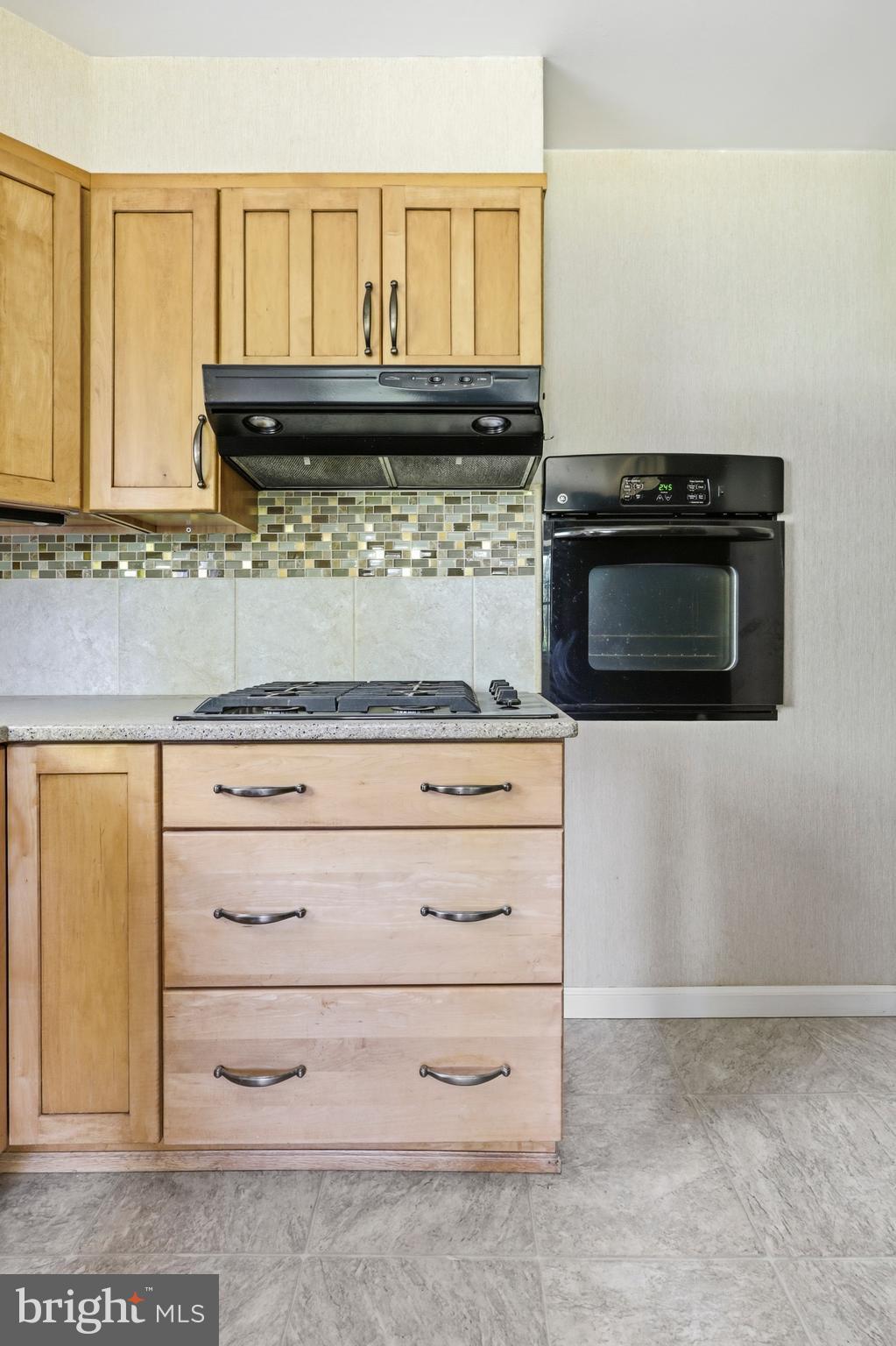 1517 Thornberry Road Wyncote, PA 19095 - Photo 9 of 38
