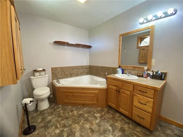 $270,000 | 68431 South River Road, Kentwood, LA 70444