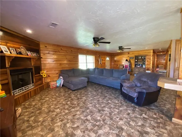 $270,000 | 68431 South River Road, Kentwood, LA 70444