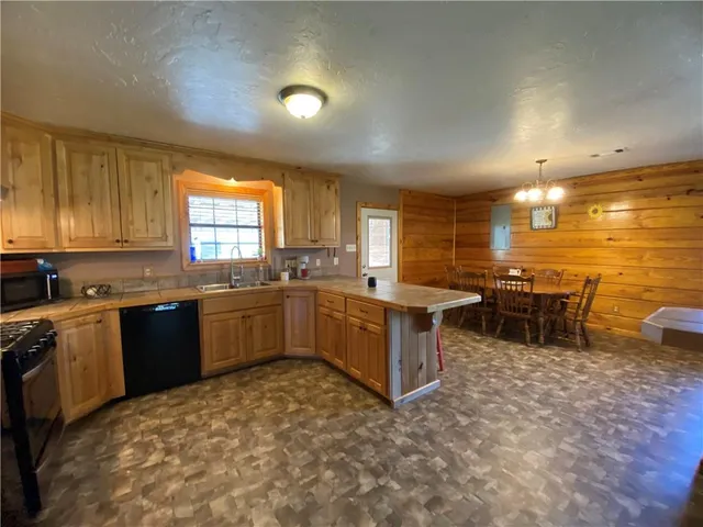 $270,000 | 68431 South River Road, Kentwood, LA 70444