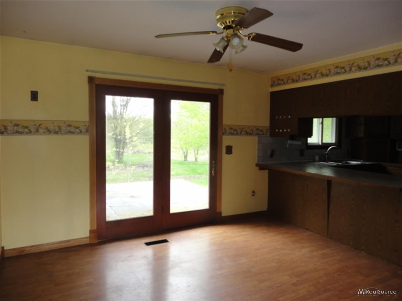 9880 Bryce Road Avoca, MI 48006 - Photo 10 of 20 31161319-9.JPG
