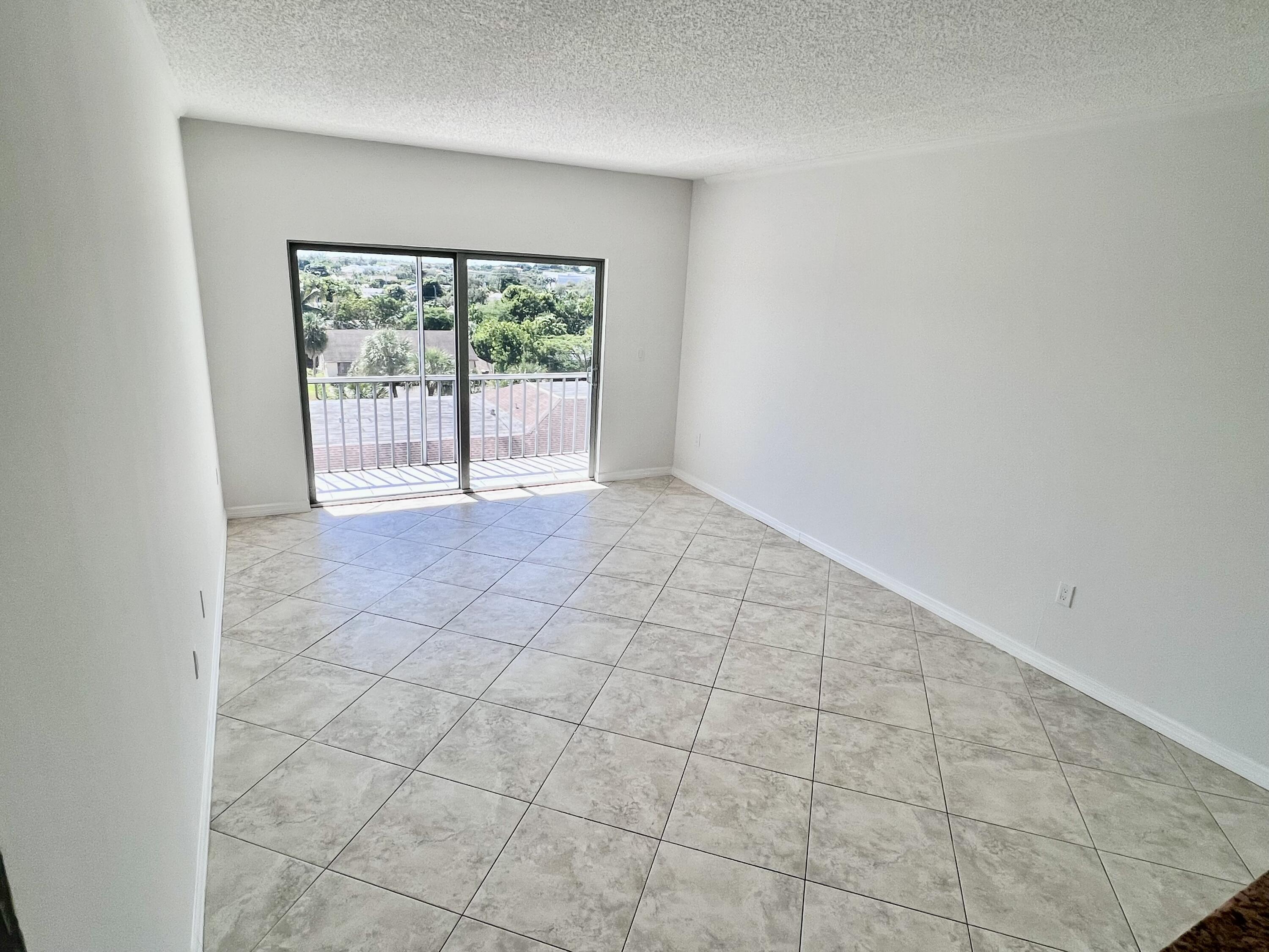 55 Southwest 2nd Avenue, Unit 5040 Boca Raton, FL 33432 - Photo 6 of 17 IMG_2411