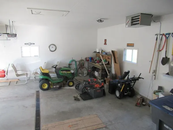 $349,900 | 305 East Veteran's Drive, Luverne, MN 56156