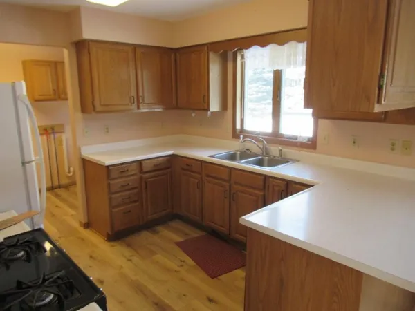 $349,900 | 305 East Veteran's Drive, Luverne, MN 56156